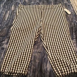 TT button fly capri Four way stretch mid rise